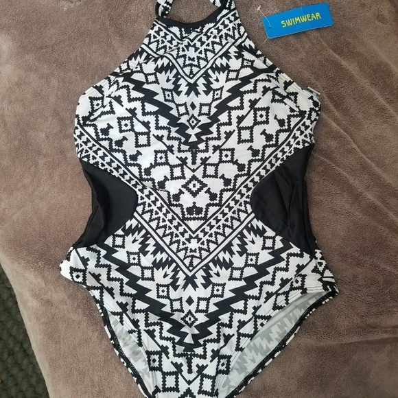 ❣ ONE PIECE BATHING SUIT❣ Aztec print NWT - Picture 5 of 7